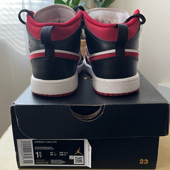 Jordans - Picture 4 of 5